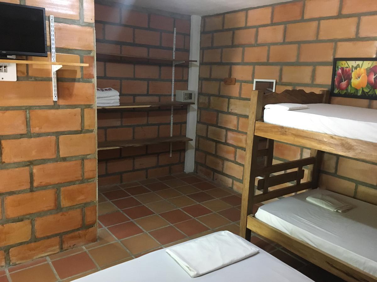 Hotel Pizzeria Opera Толу Экстерьер фото